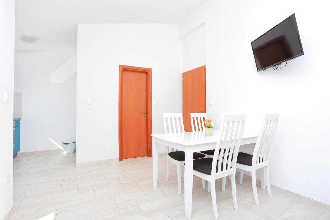 Apartments With A Parking Space Stanici, Omis - 17894 Екстер'єр фото