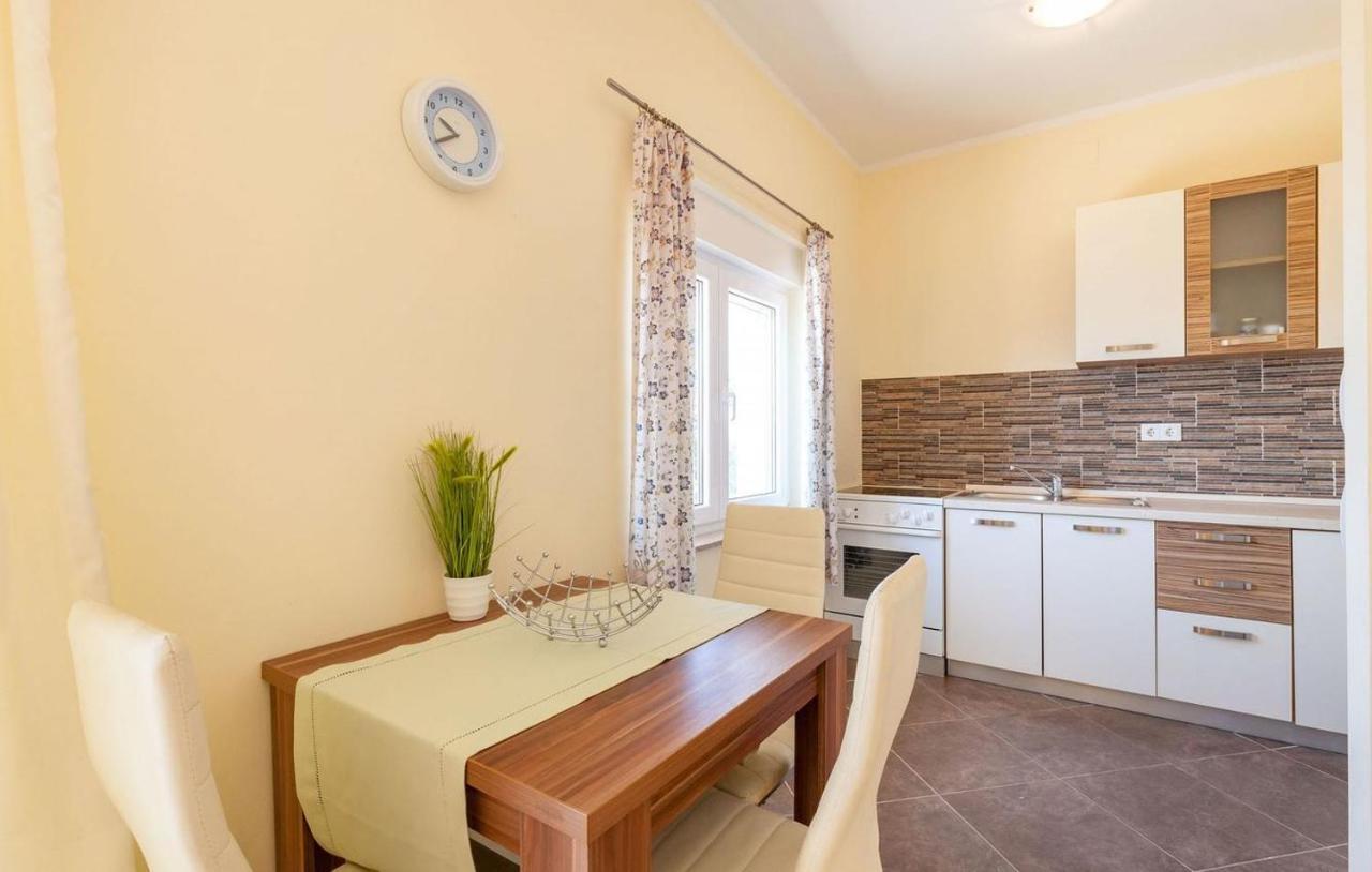 Apartments With A Parking Space Stanici, Omis - 17894 Екстер'єр фото